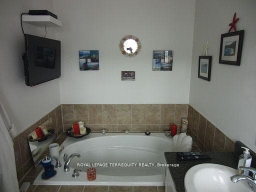 281 Forestbrook Street photo 16