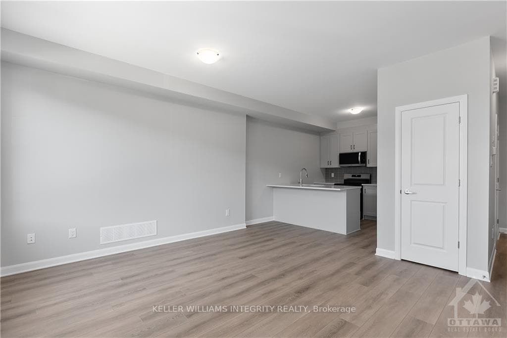 818 GLISSADE Grove photo 13