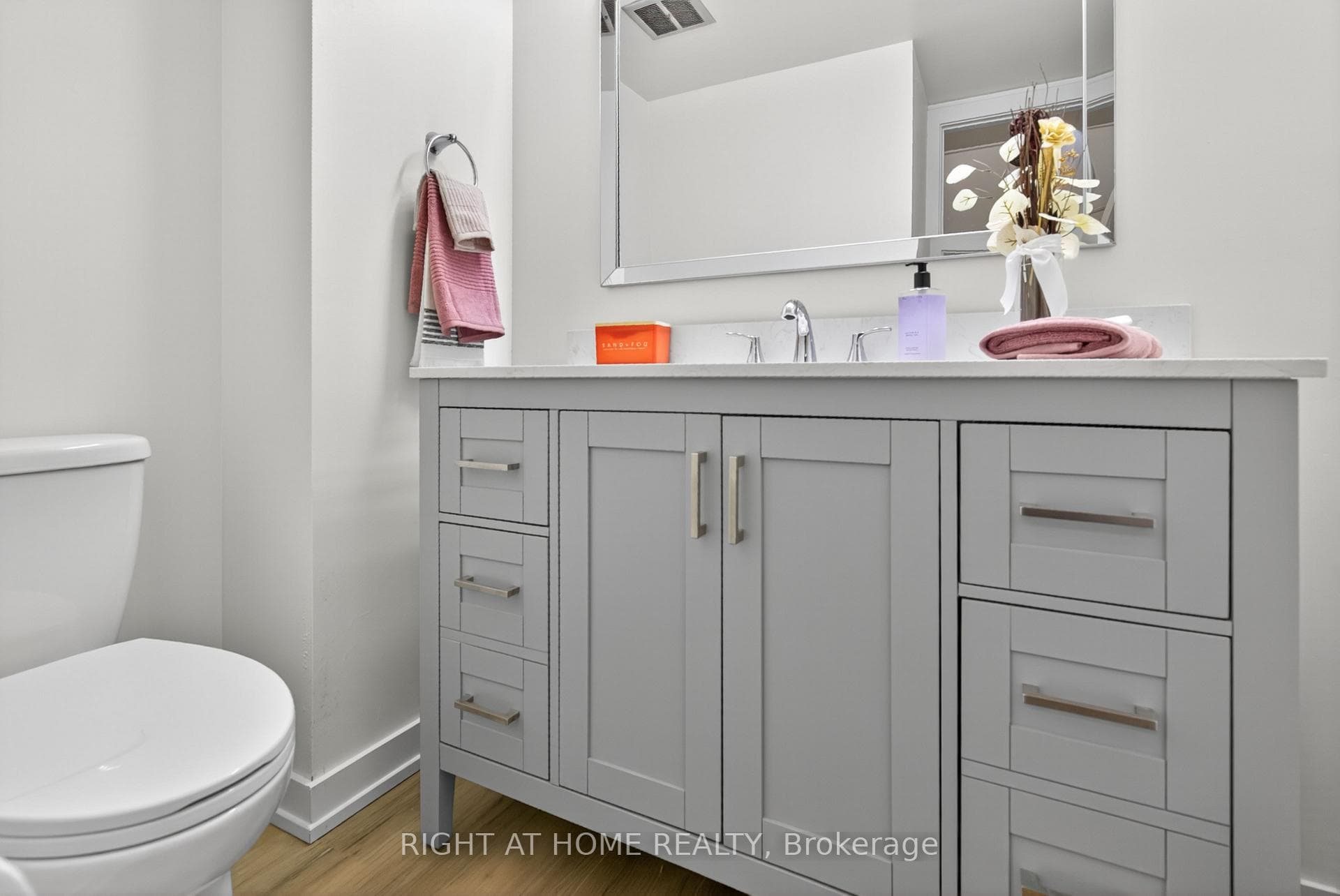 2311 Stonehenge Crescent photo 16