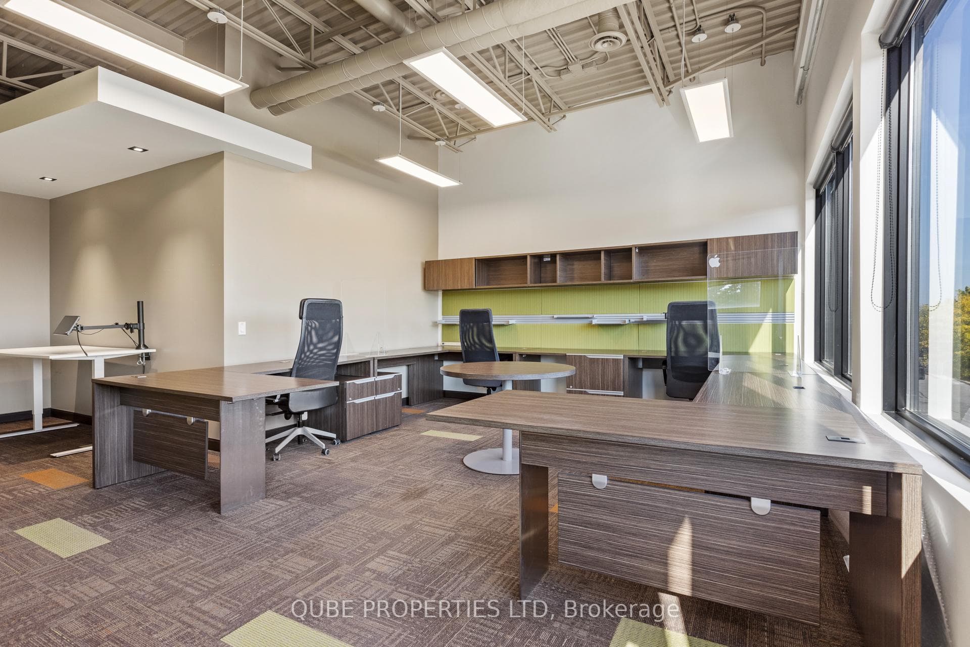 2310 St Laurent Boulevard Unit 304/306 photo 2
