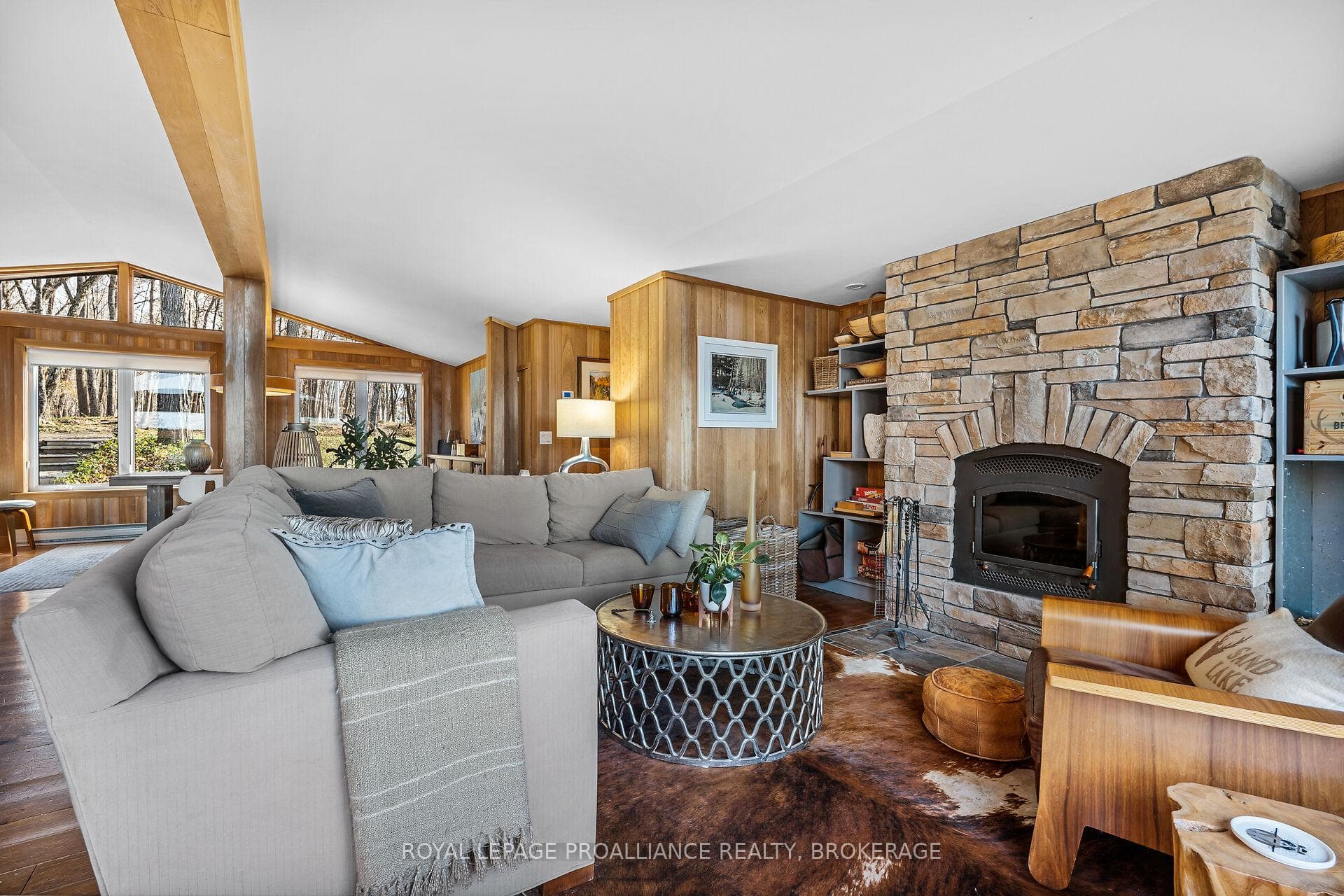555 Delong Road photo 8