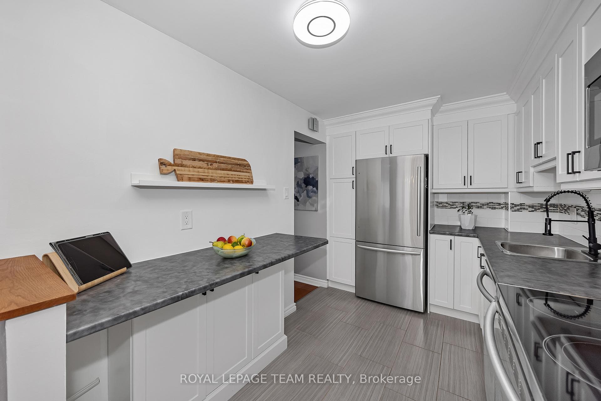 18 Benlea Drive Unit C photo 14
