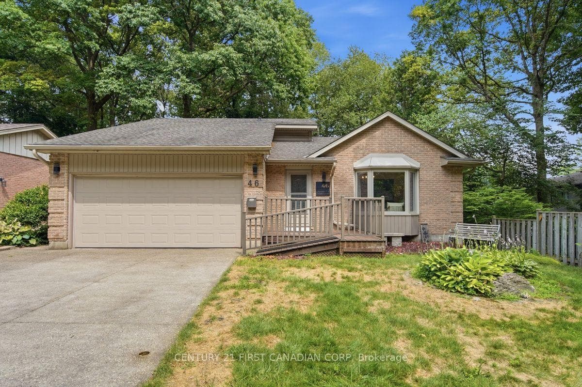 46 Ski Valley Crescent photo 1