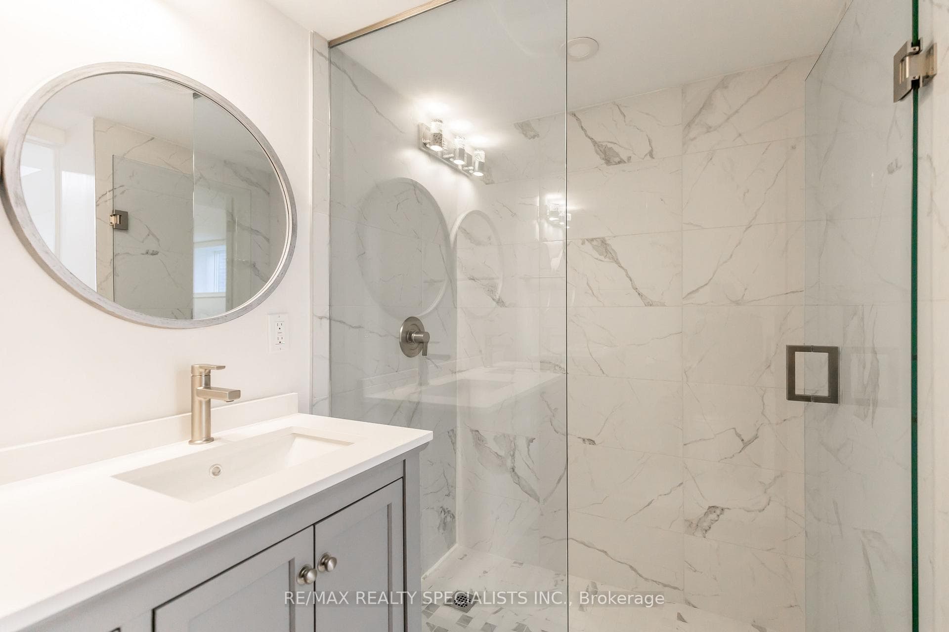 53 Ladder Crescent photo 19