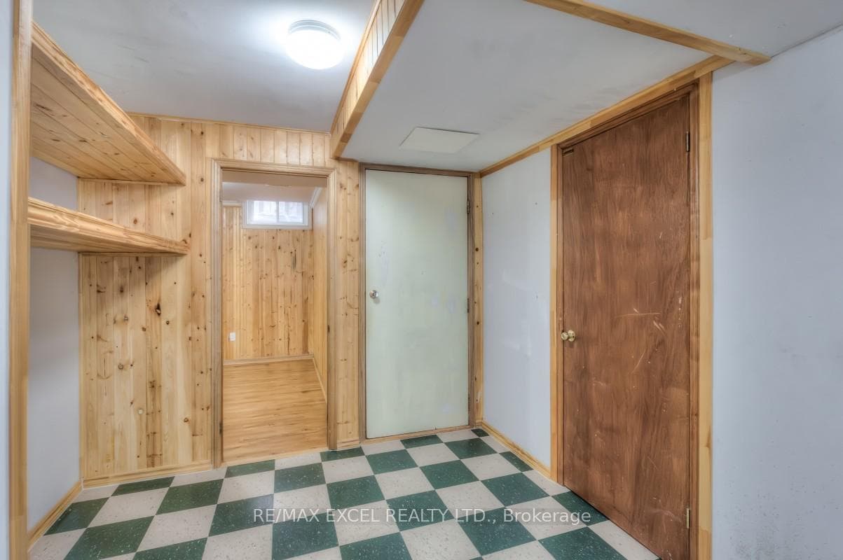 170 Amber Avenue photo 31