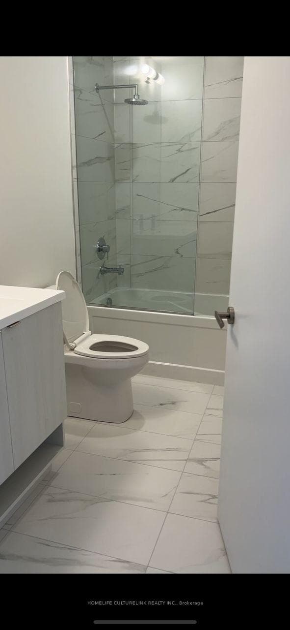 138 Downes Street Unit 4009 photo 5