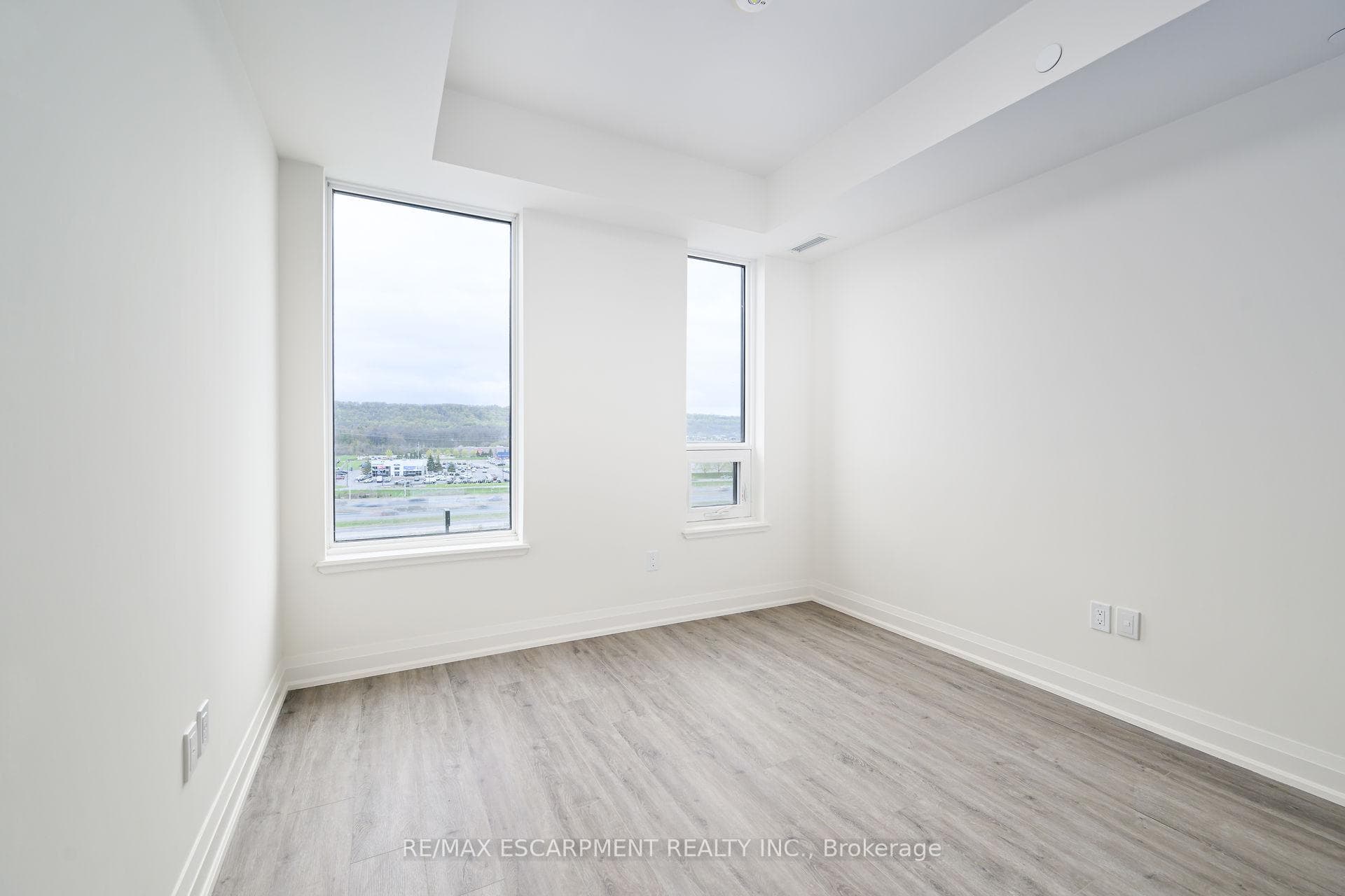 385 Winston Road Unit 1001 photo 32