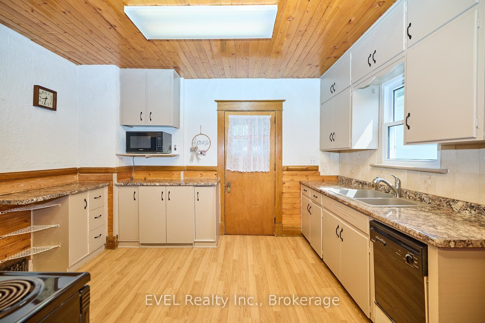 5835 Symmes Street photo 15