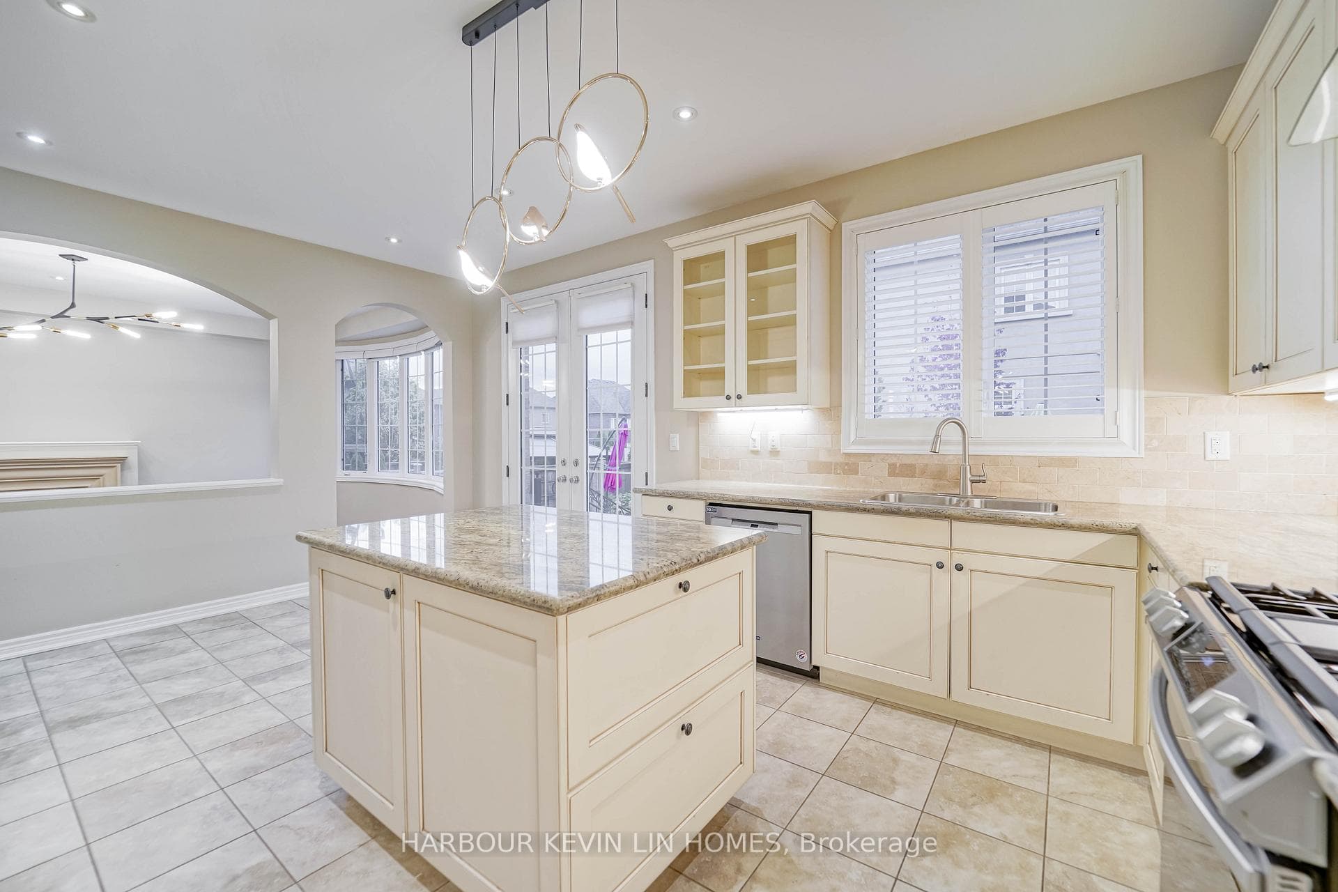 84 Glenheron Crescent photo 19
