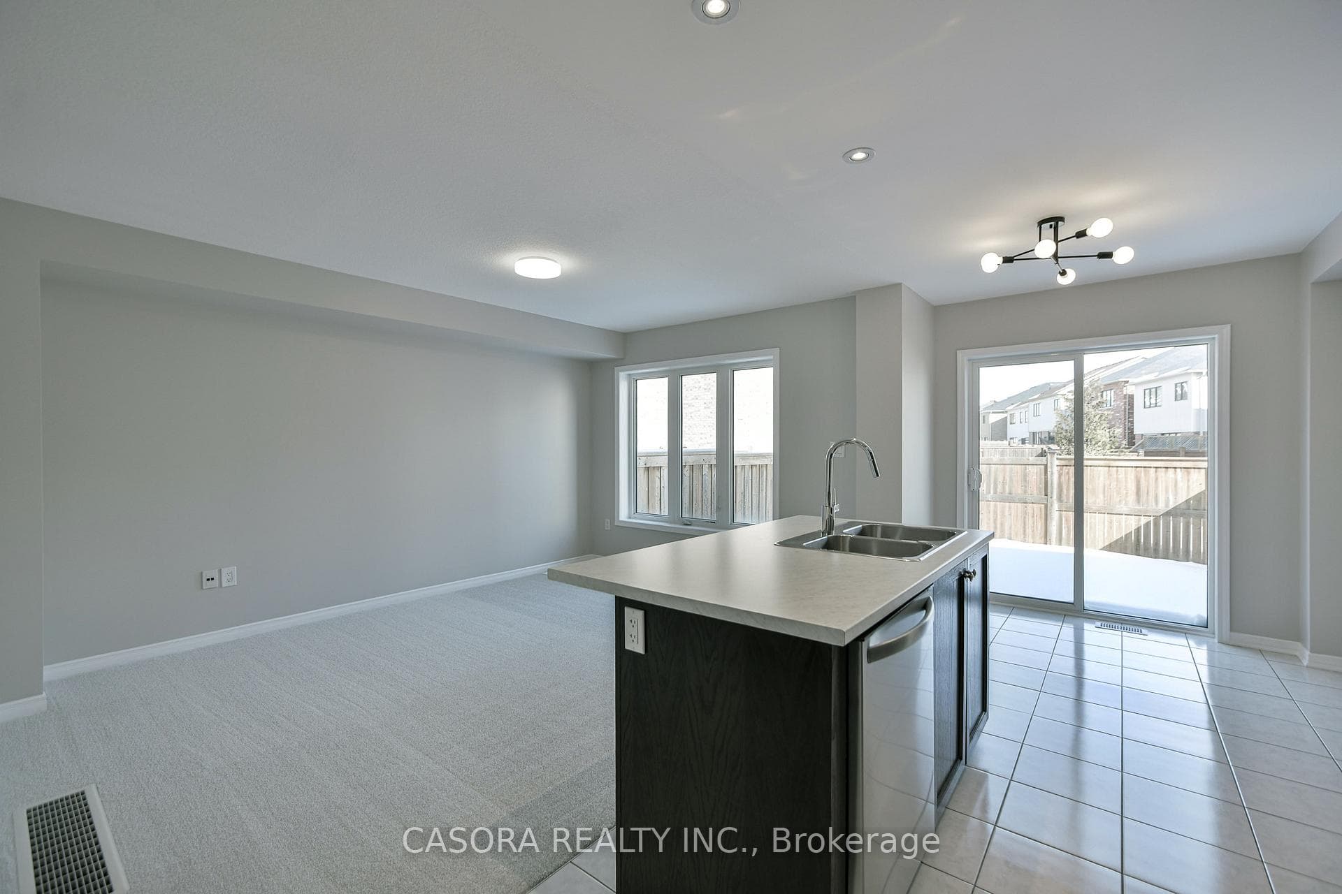 110 Arnold Marshall Boulevard photo 8