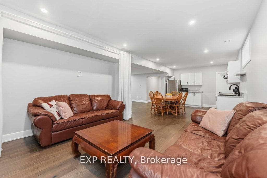 937 Falaise Road photo 43