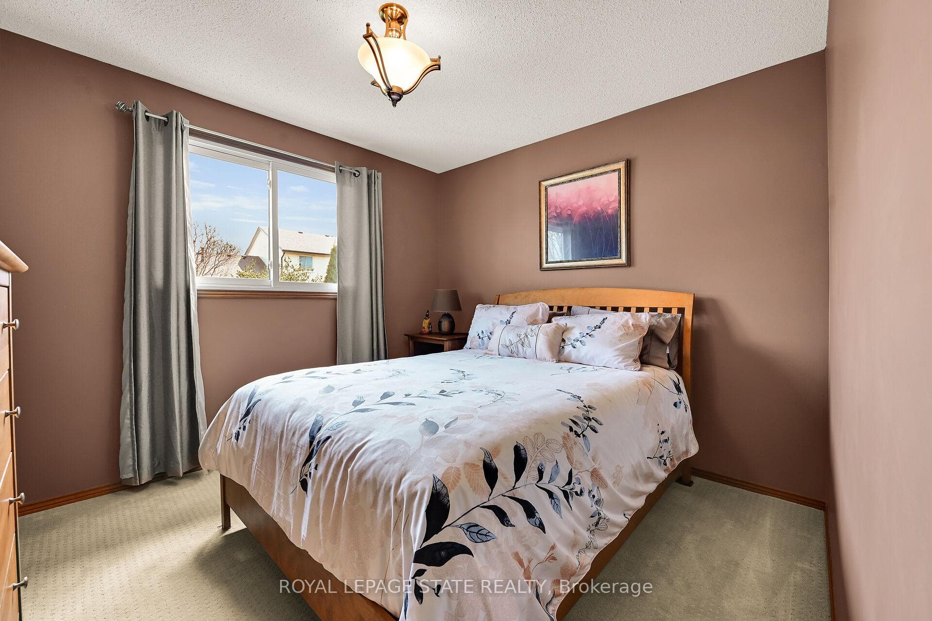 64 Allanbrook Street photo 19