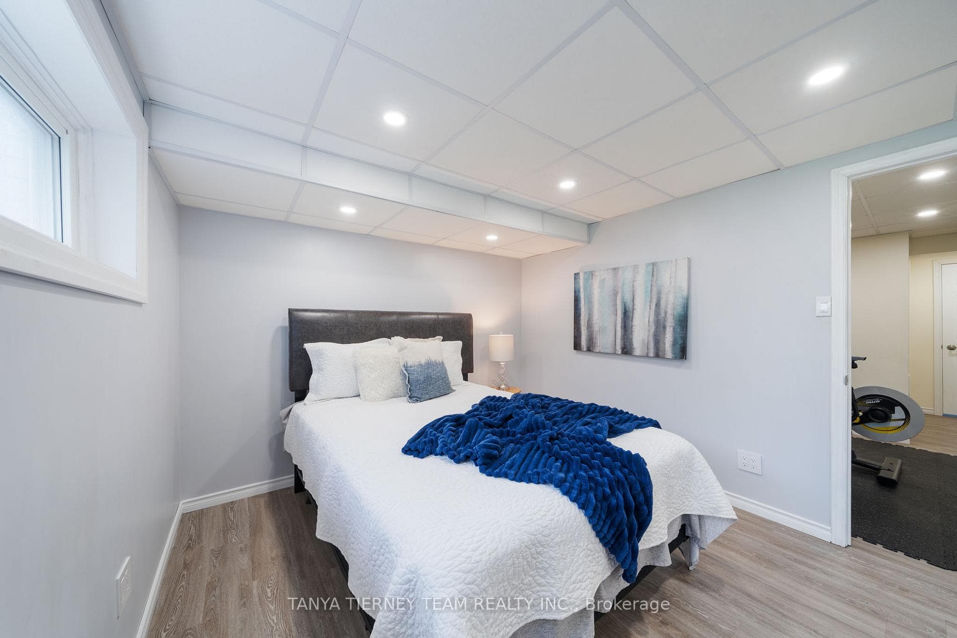 728 Bermuda Avenue photo 31