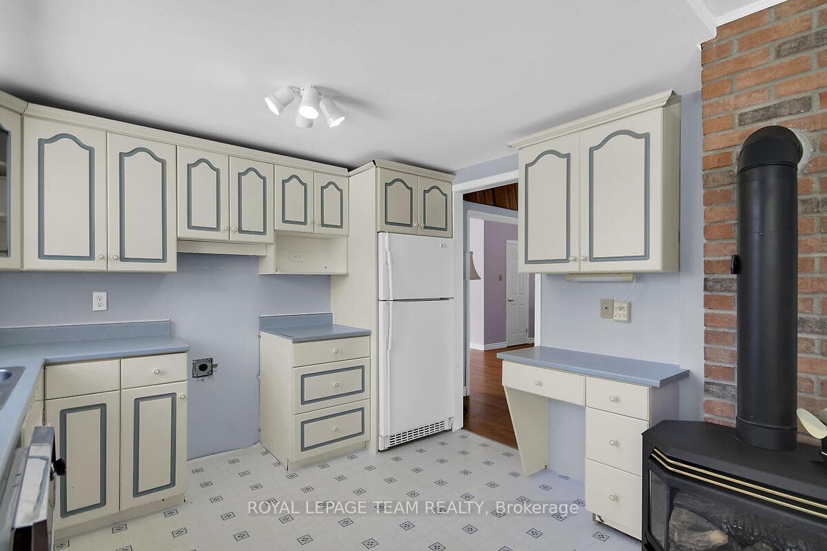 105 Snedden Drive photo 8