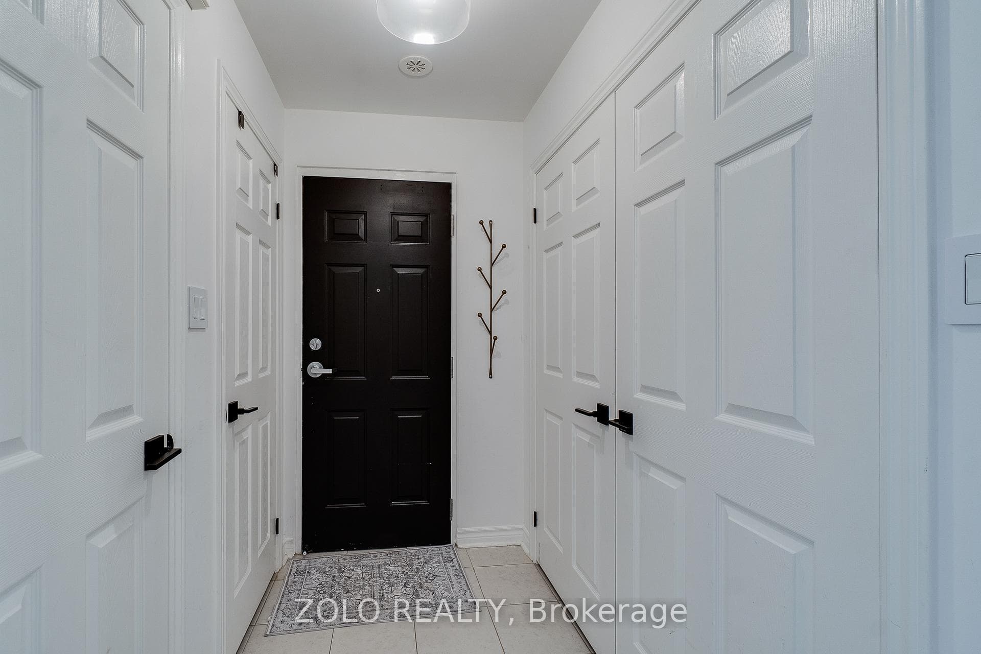 2420 Baronwood Drive Unit 8-02 photo 4