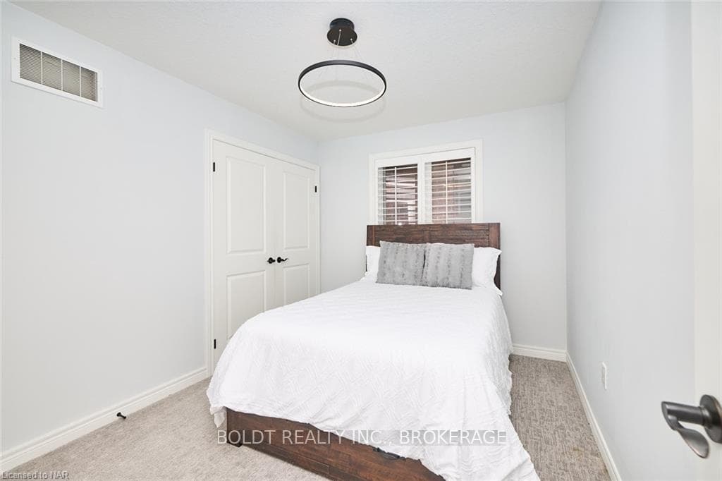 127 DENNIS Drive photo 27