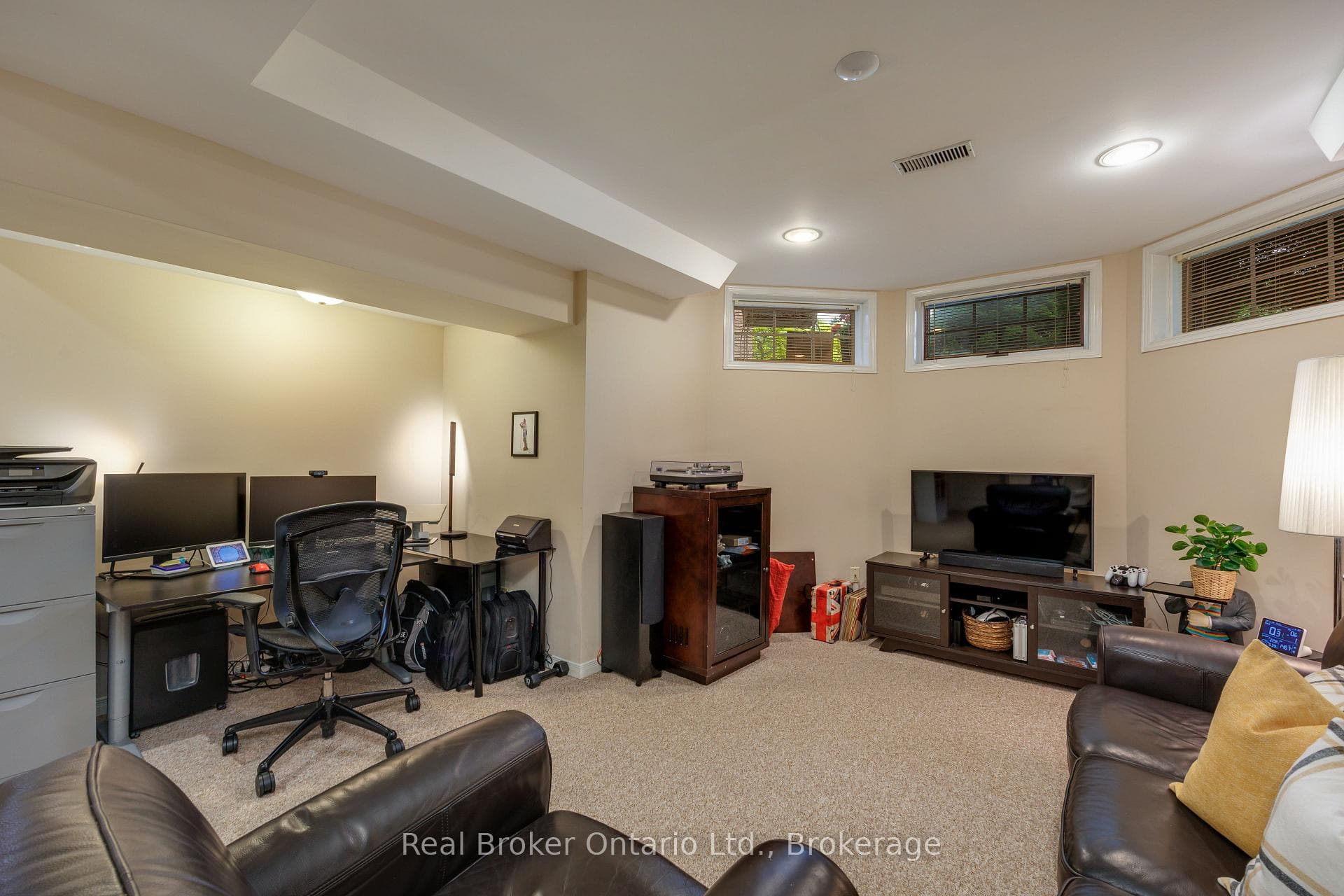 2015 Blairwood Court photo 29