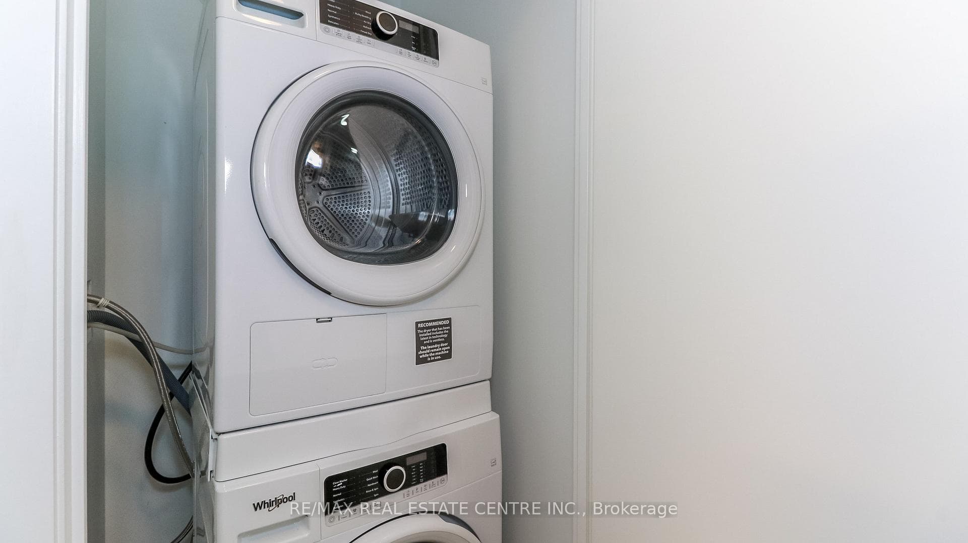 681 Yonge Street Unit 216 photo 31