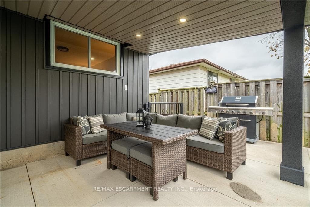 100 Boston Crescent photo 37