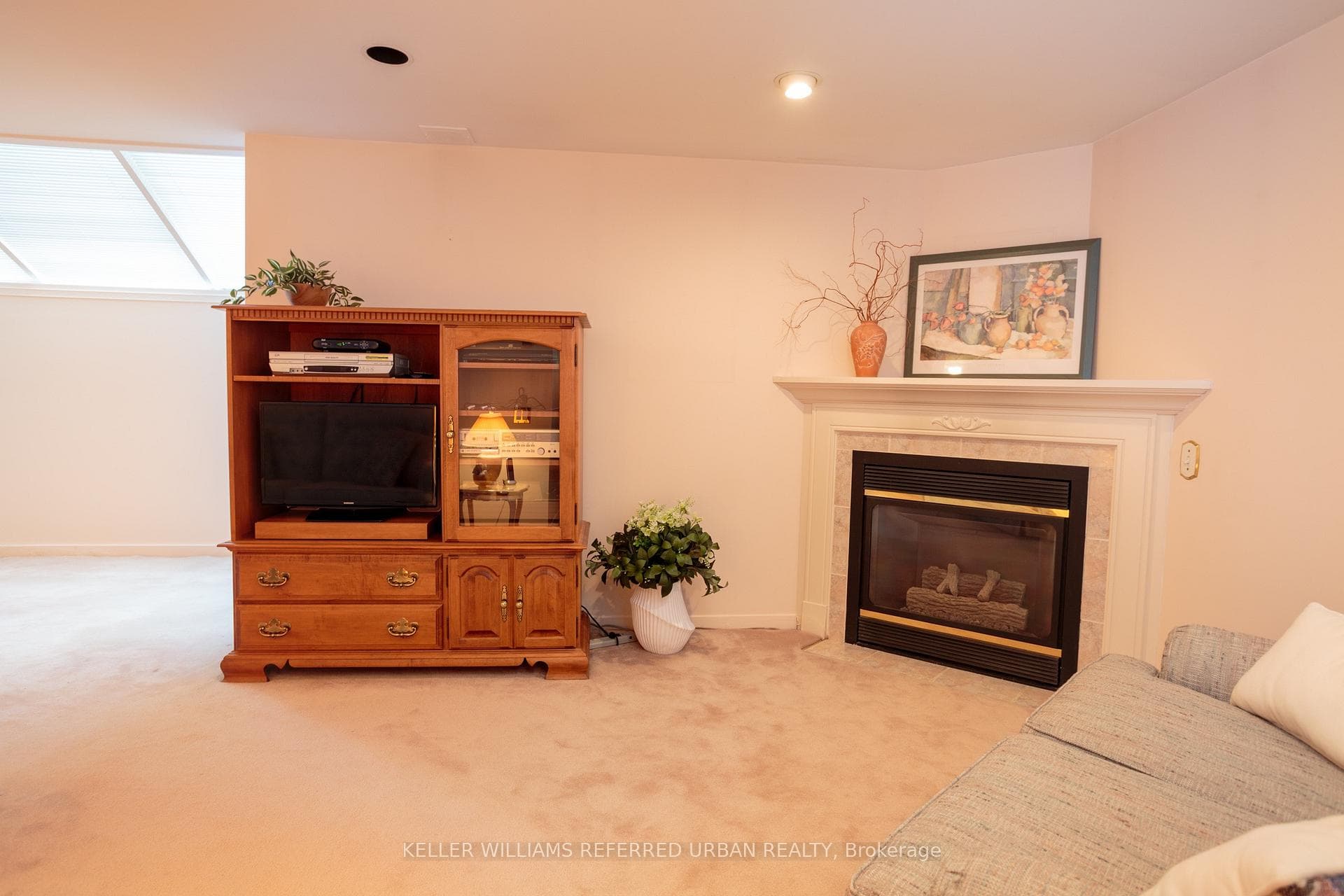345 Moore Avenue photo 30