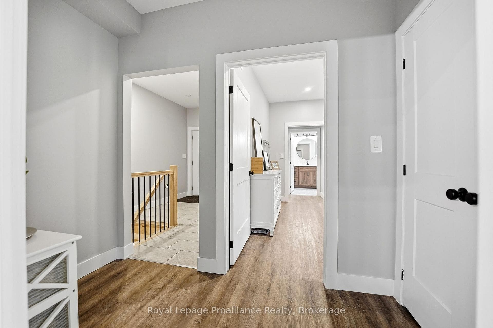 293 Douglas Road photo 19