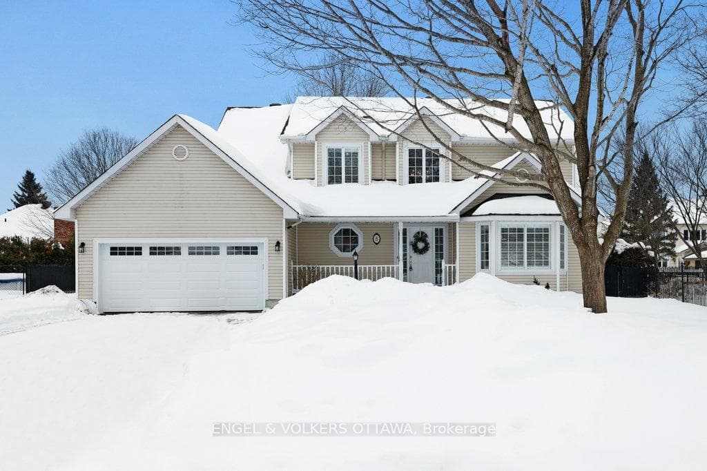 8 Mary Hill Crescent photo 1