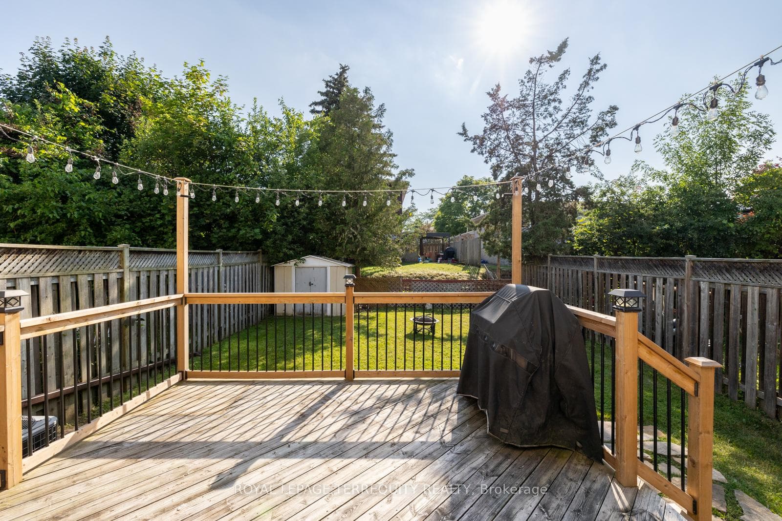 401 Vancouver Crescent photo 35
