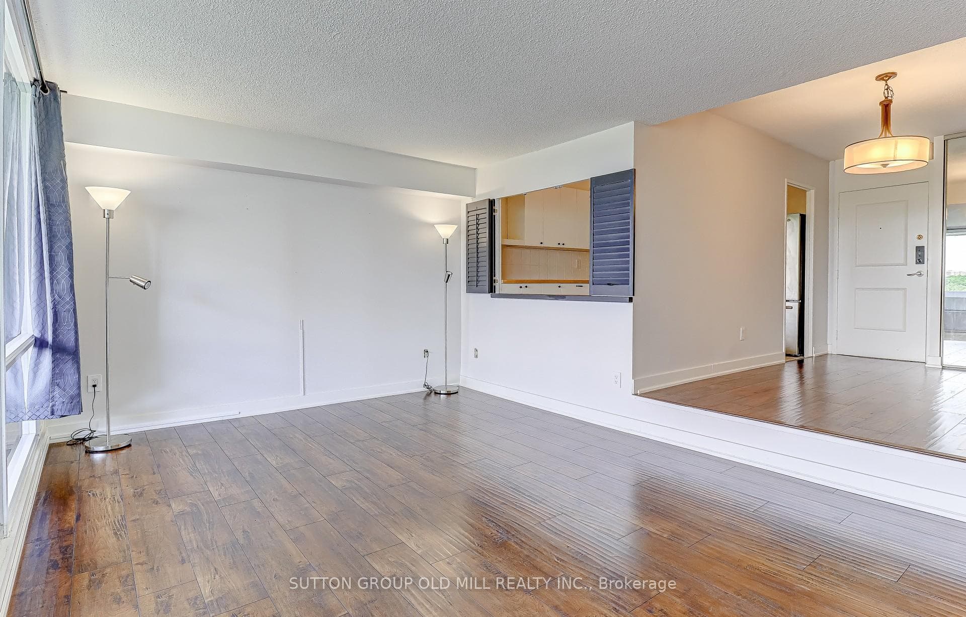 250 Scarlett Road Unit 807 photo 7