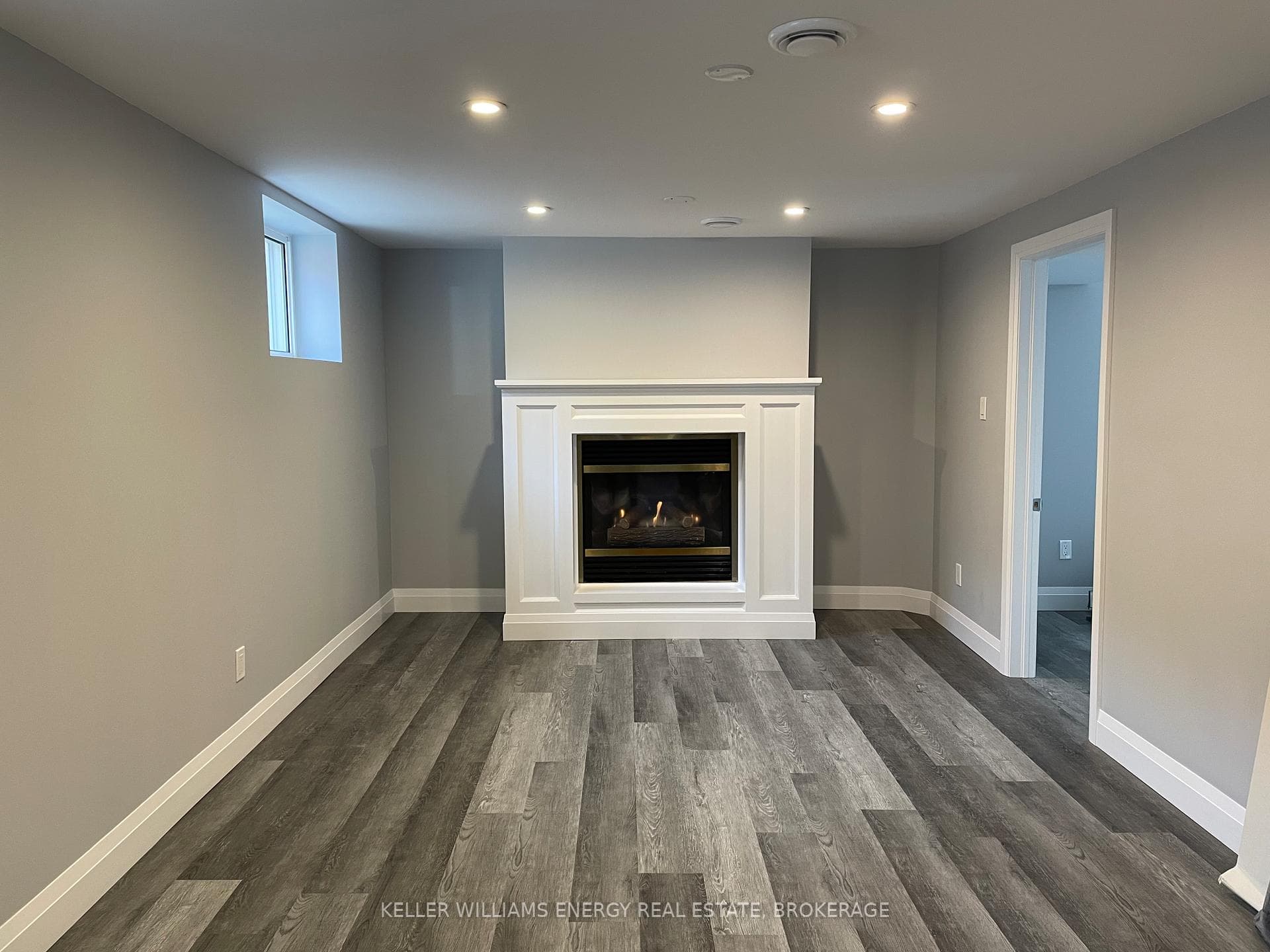 339 Jasper Avenue photo 17