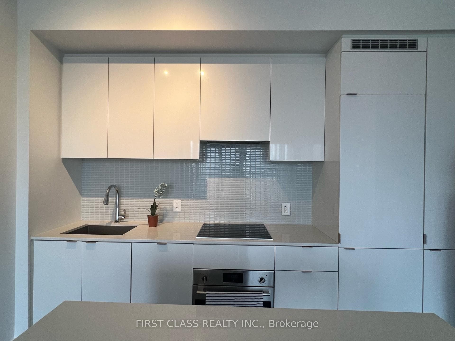 7 Grenville Street Unit 3609 photo 2