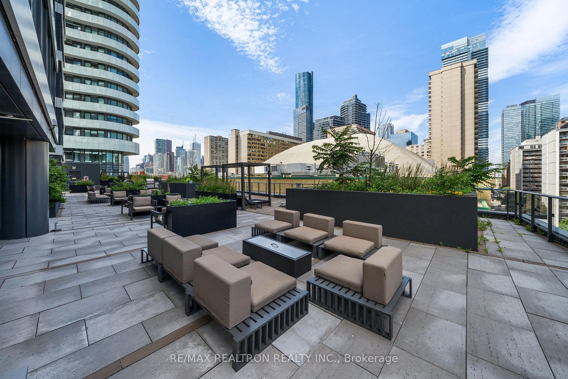 Roof Top Garden - Stephen Sun (RE/MAX)