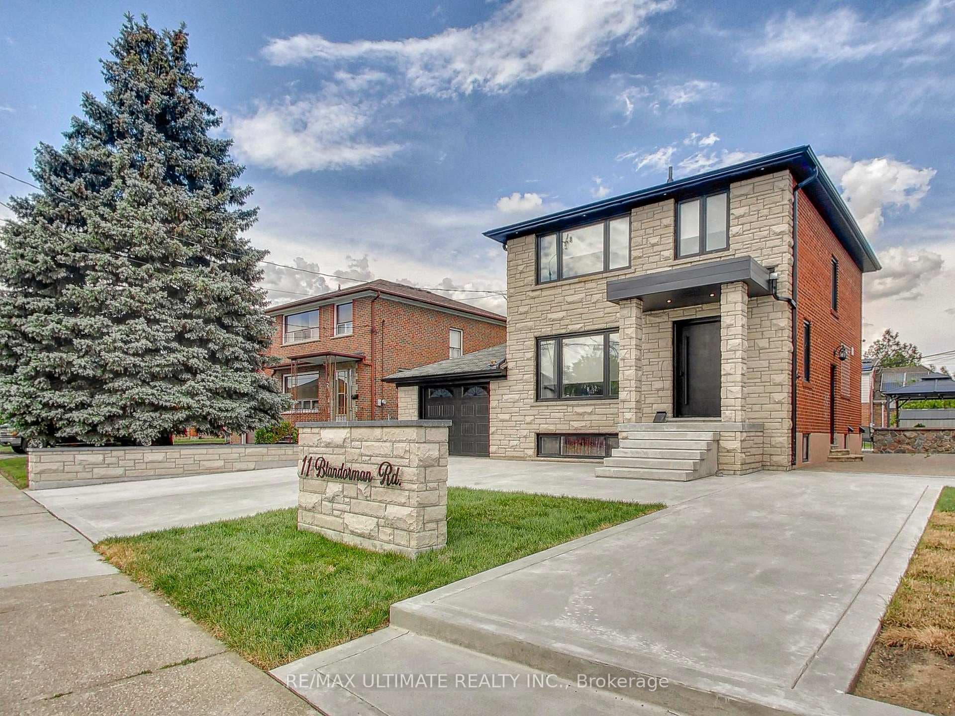 11 Blandorman Road photo 1