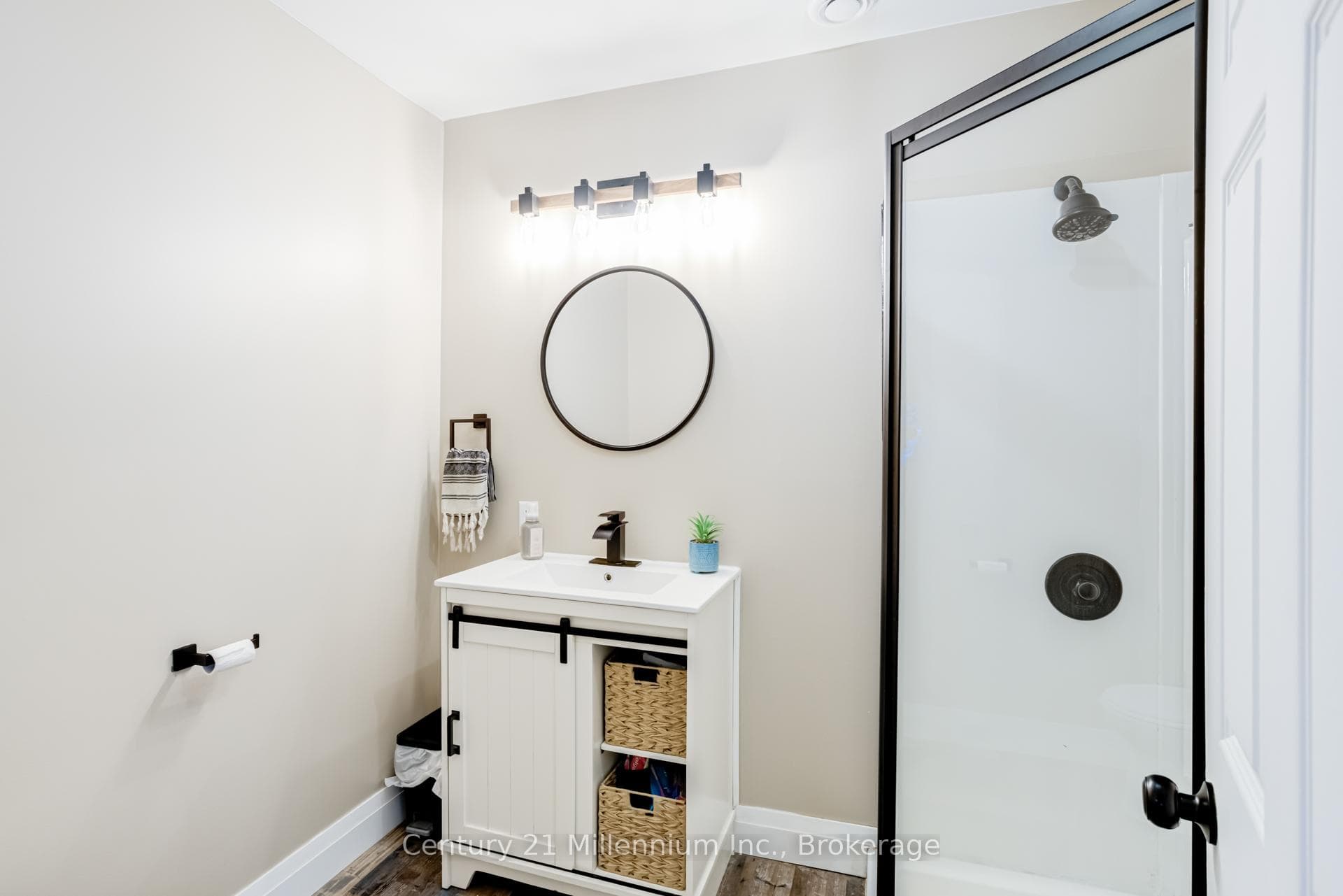 6 Burton Crescent photo 22