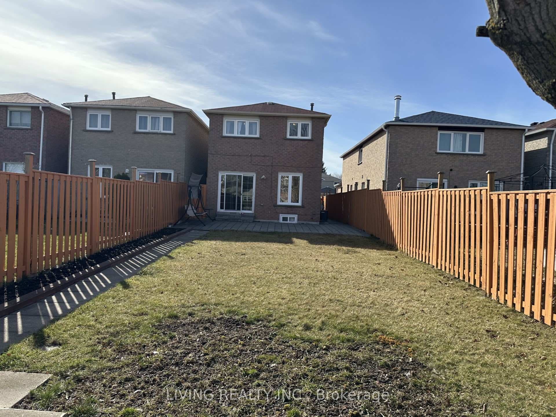 43 Halder Crescent photo 32