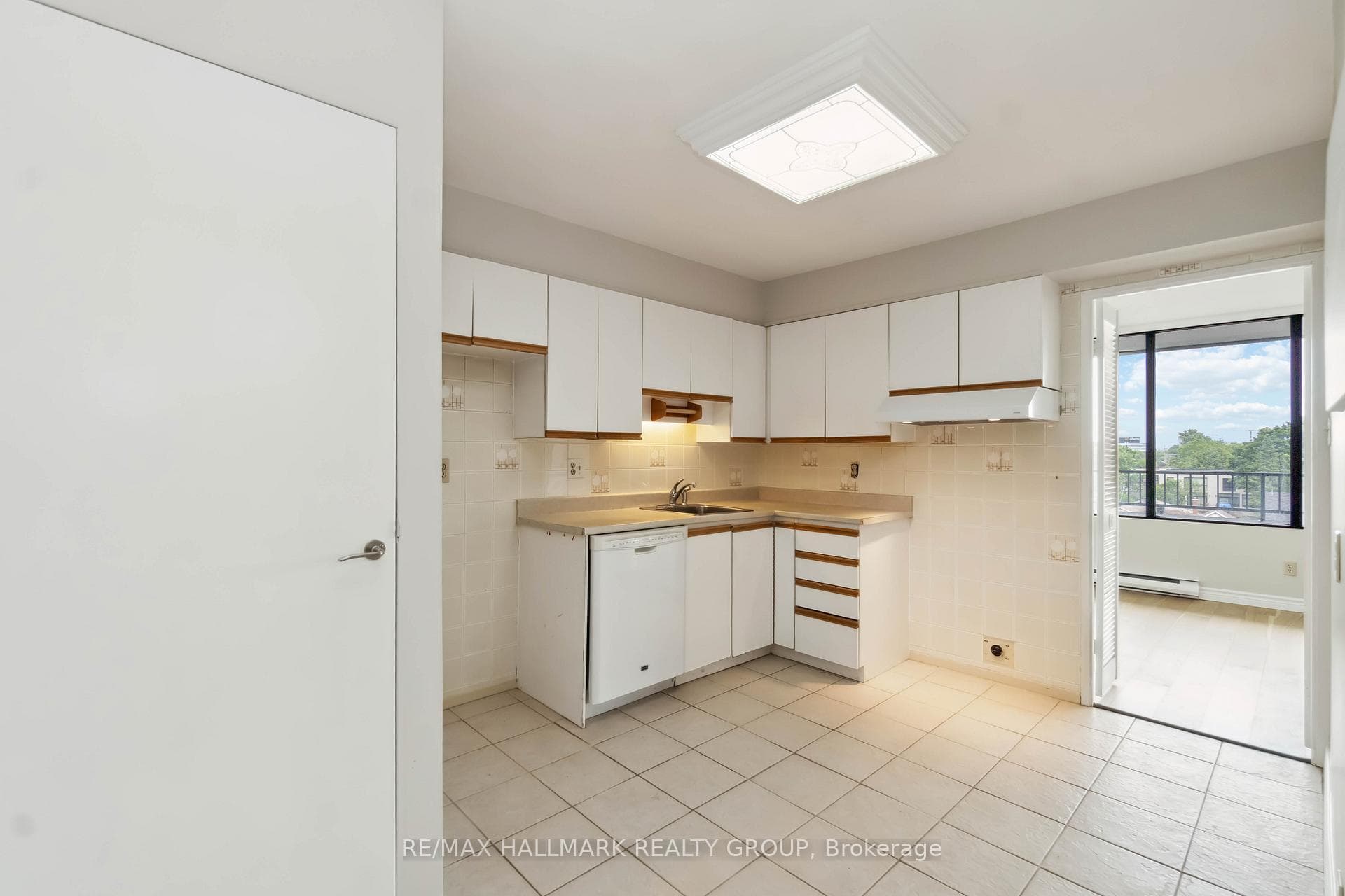 370 Dominion Avenue Unit 505 photo 15