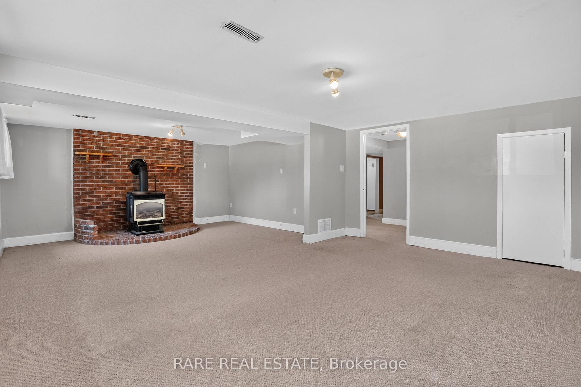 38 Lay Street photo 19