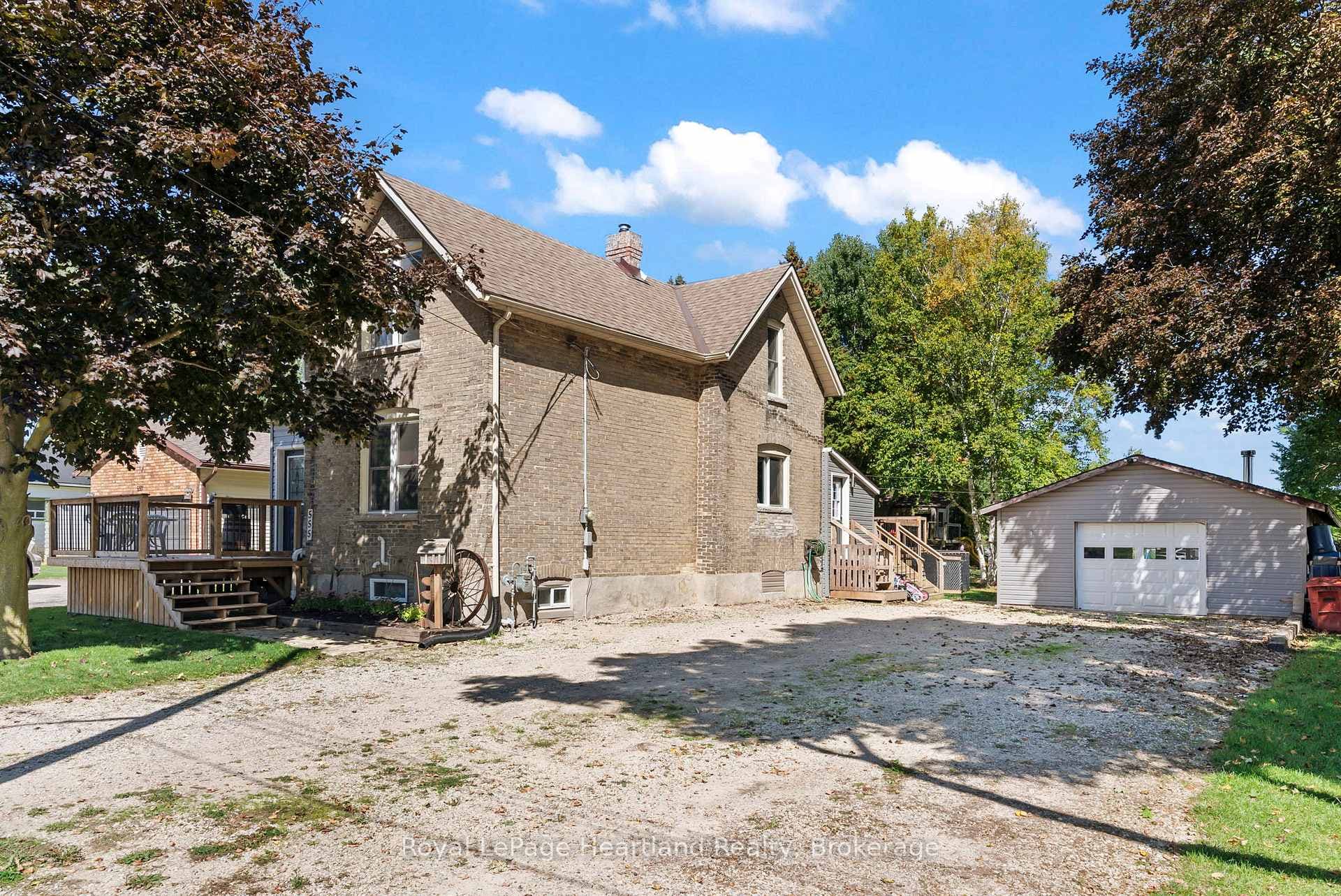 555 RAGLAN Street photo 7