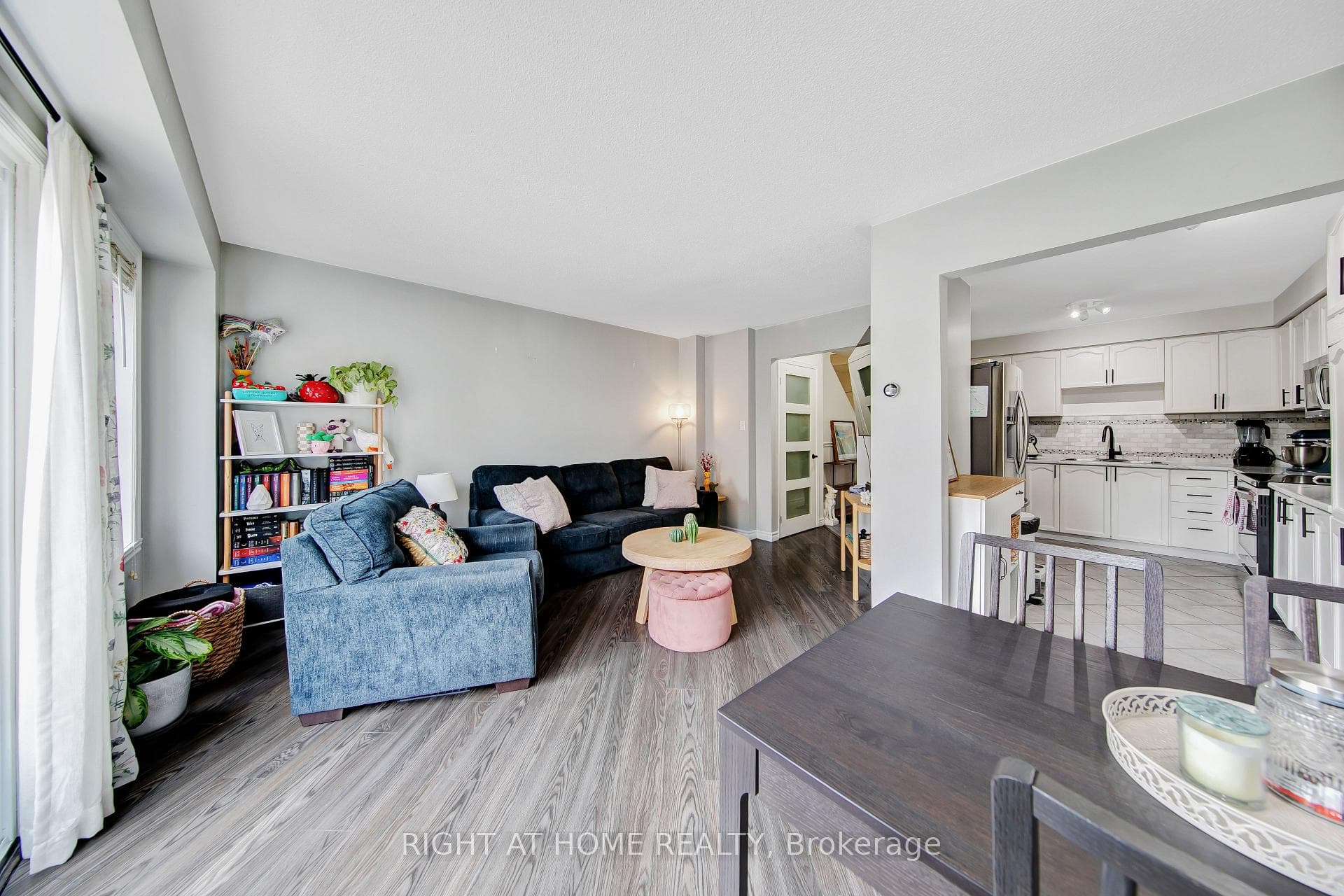 11 Potter Crescent photo 6