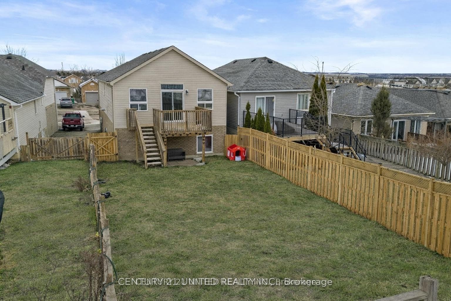 Fully Fenced Yard