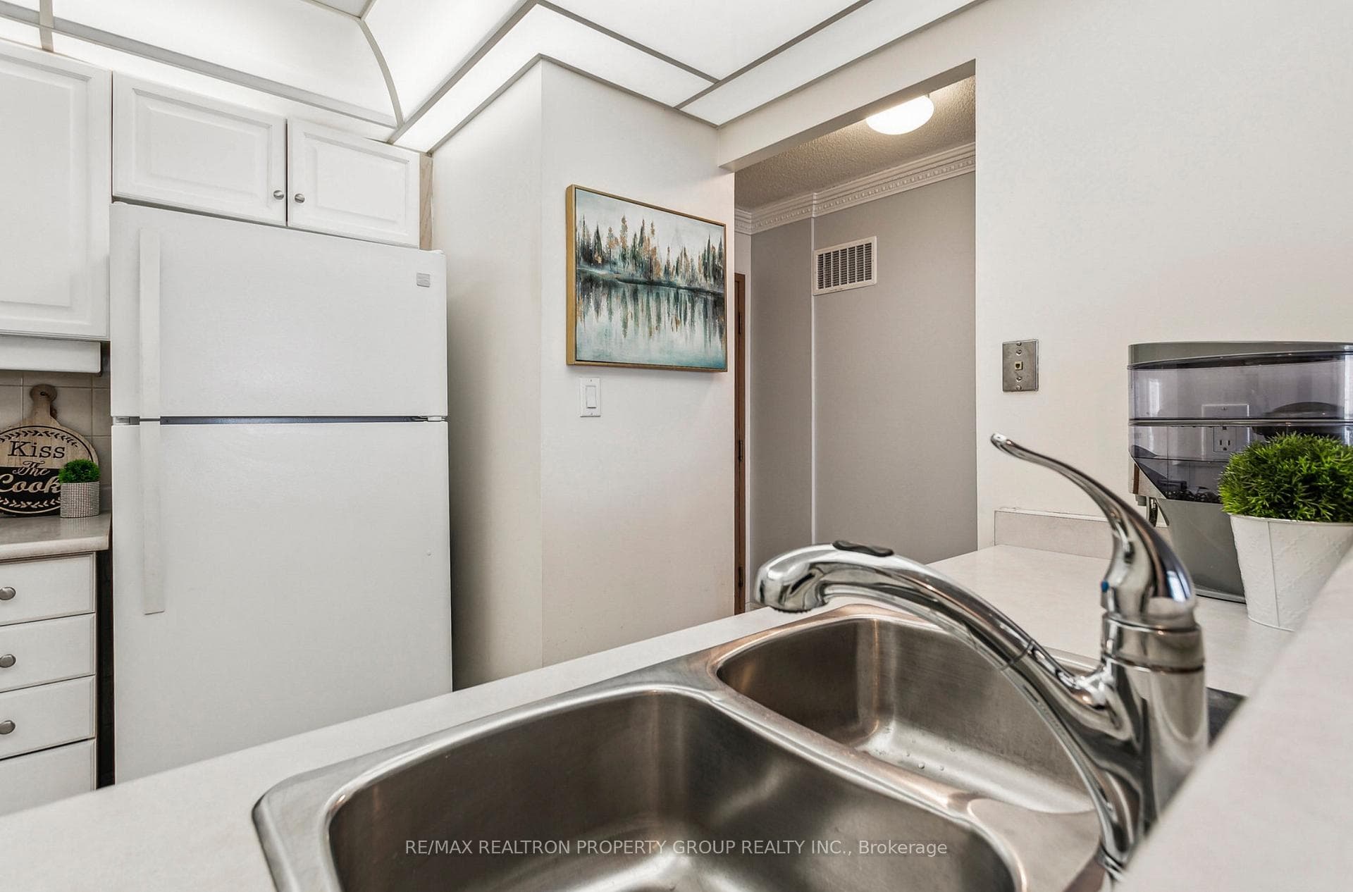 88 Corporate Drive Unit 1903 photo 21
