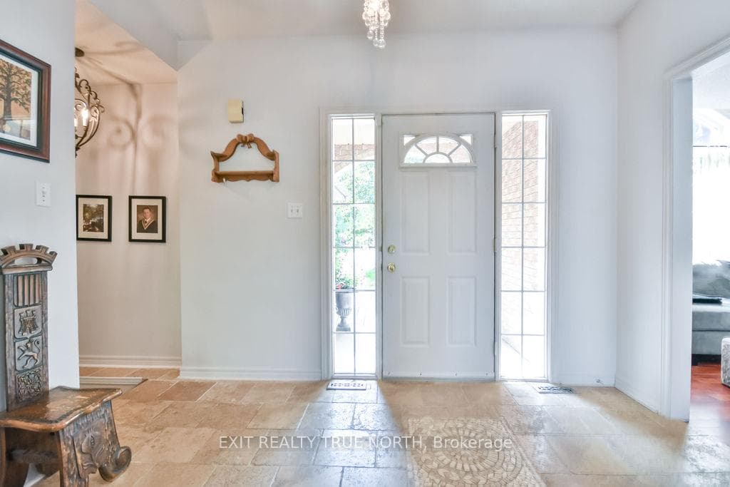 28 Nicholson Crescent photo 6