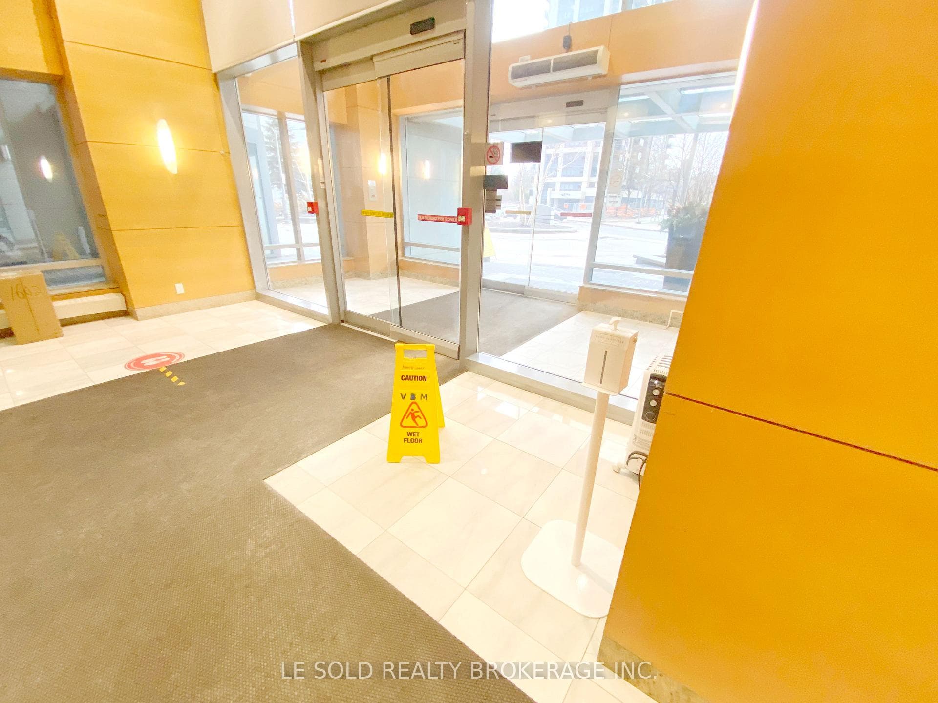 4978 Yonge Street Unit 1615 photo 2