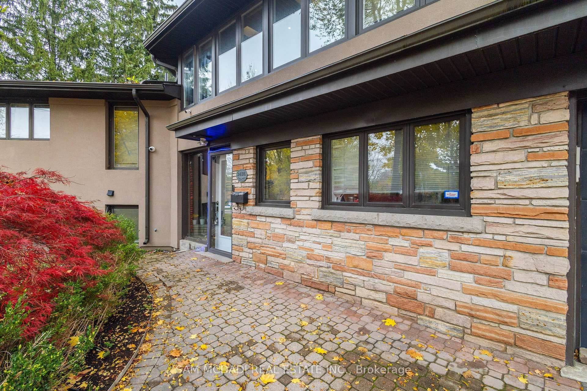1628 Petrie Way photo 3