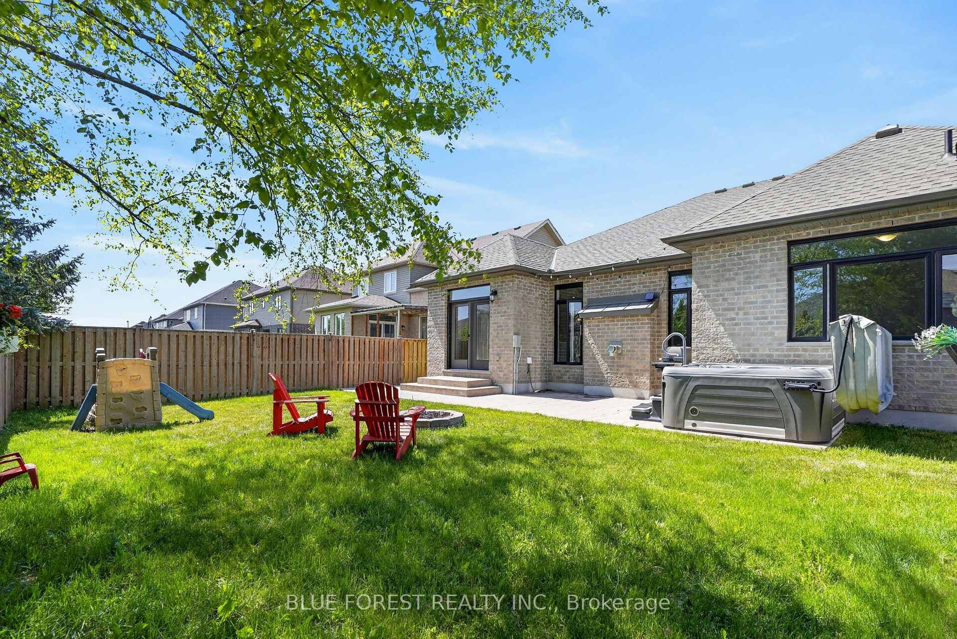 14 Thames Springs Crescent photo 47