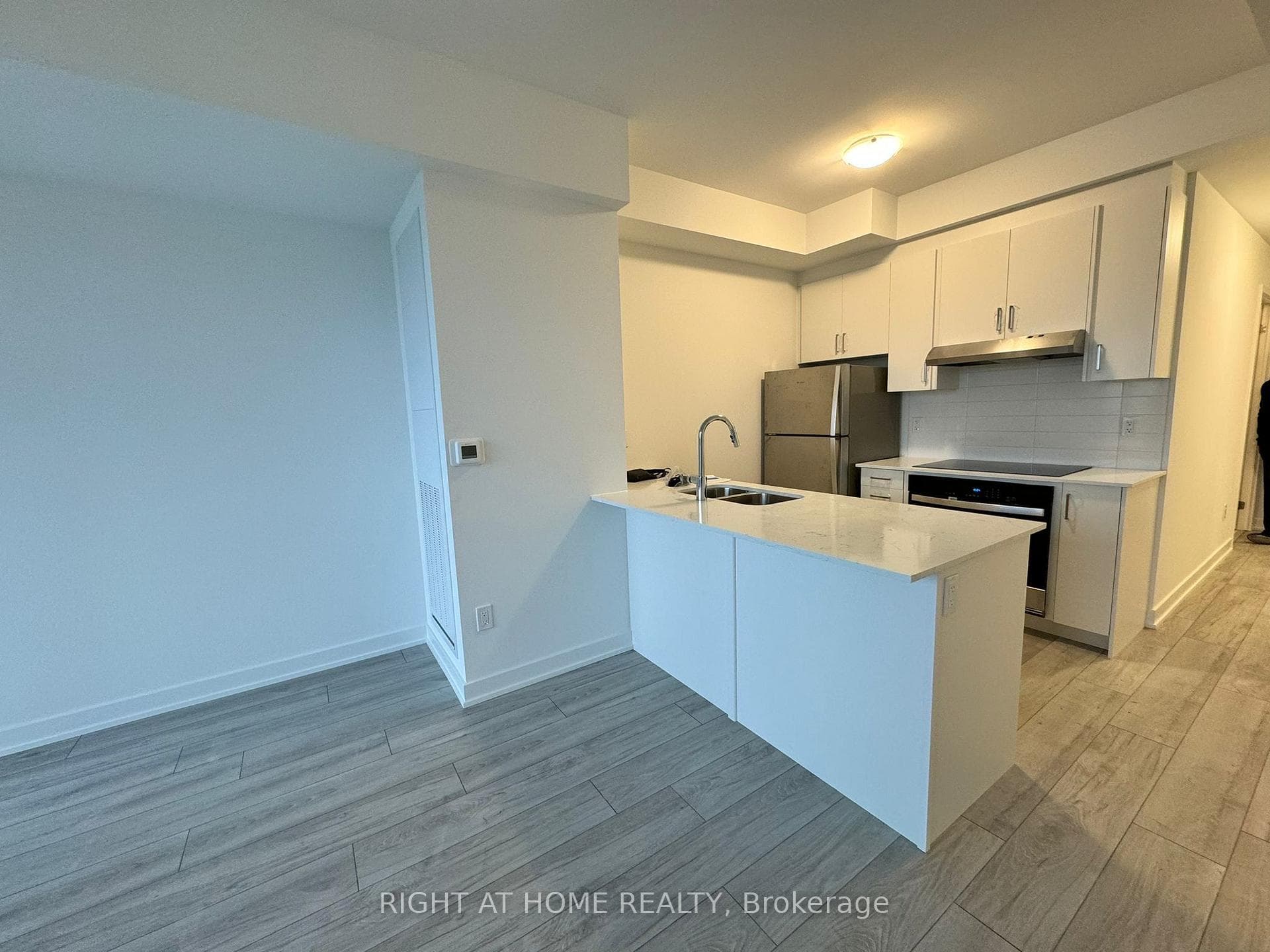 1035 Southdown Road Unit 714 photo 2