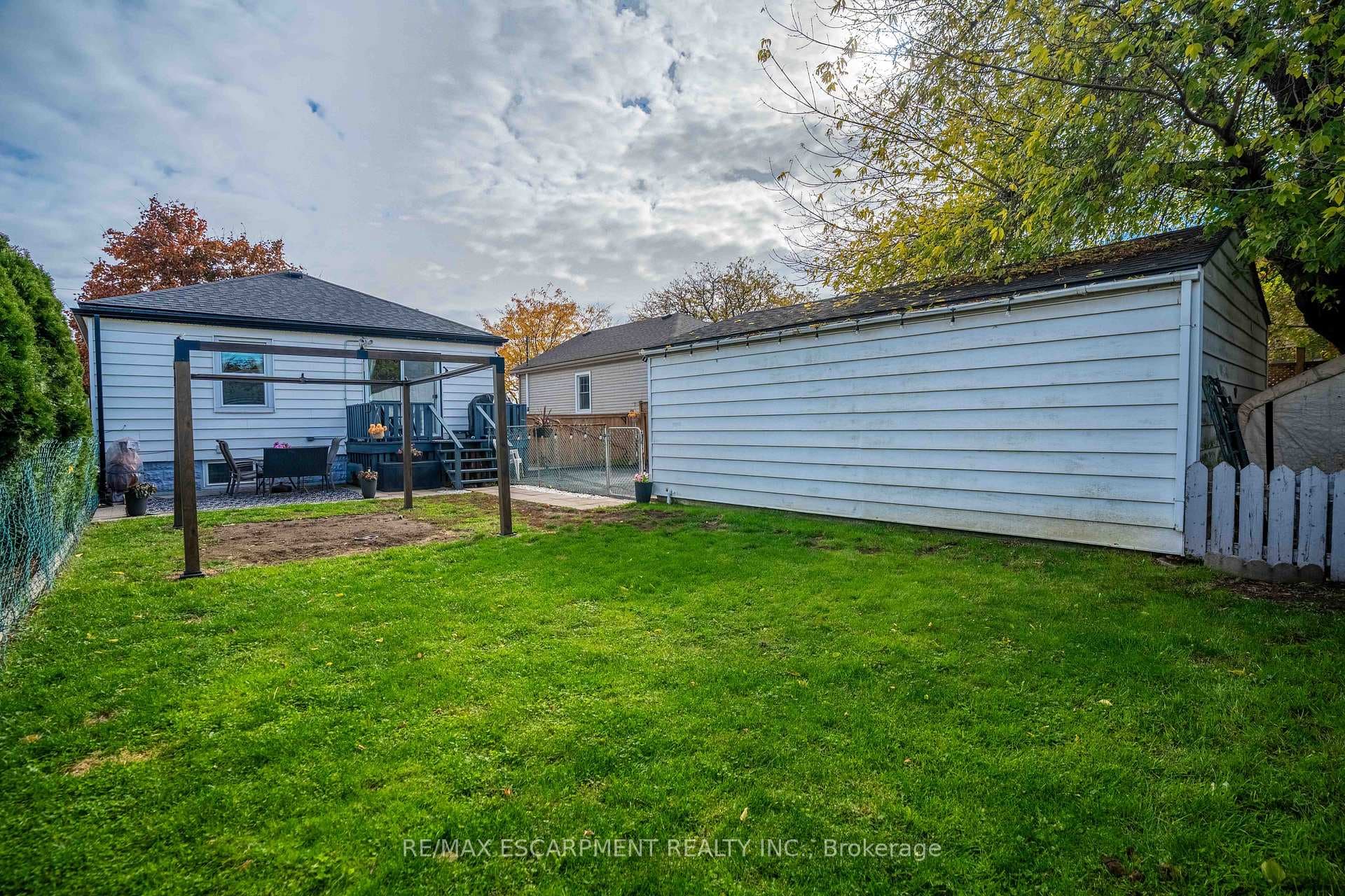 333 Osborne Street photo 38