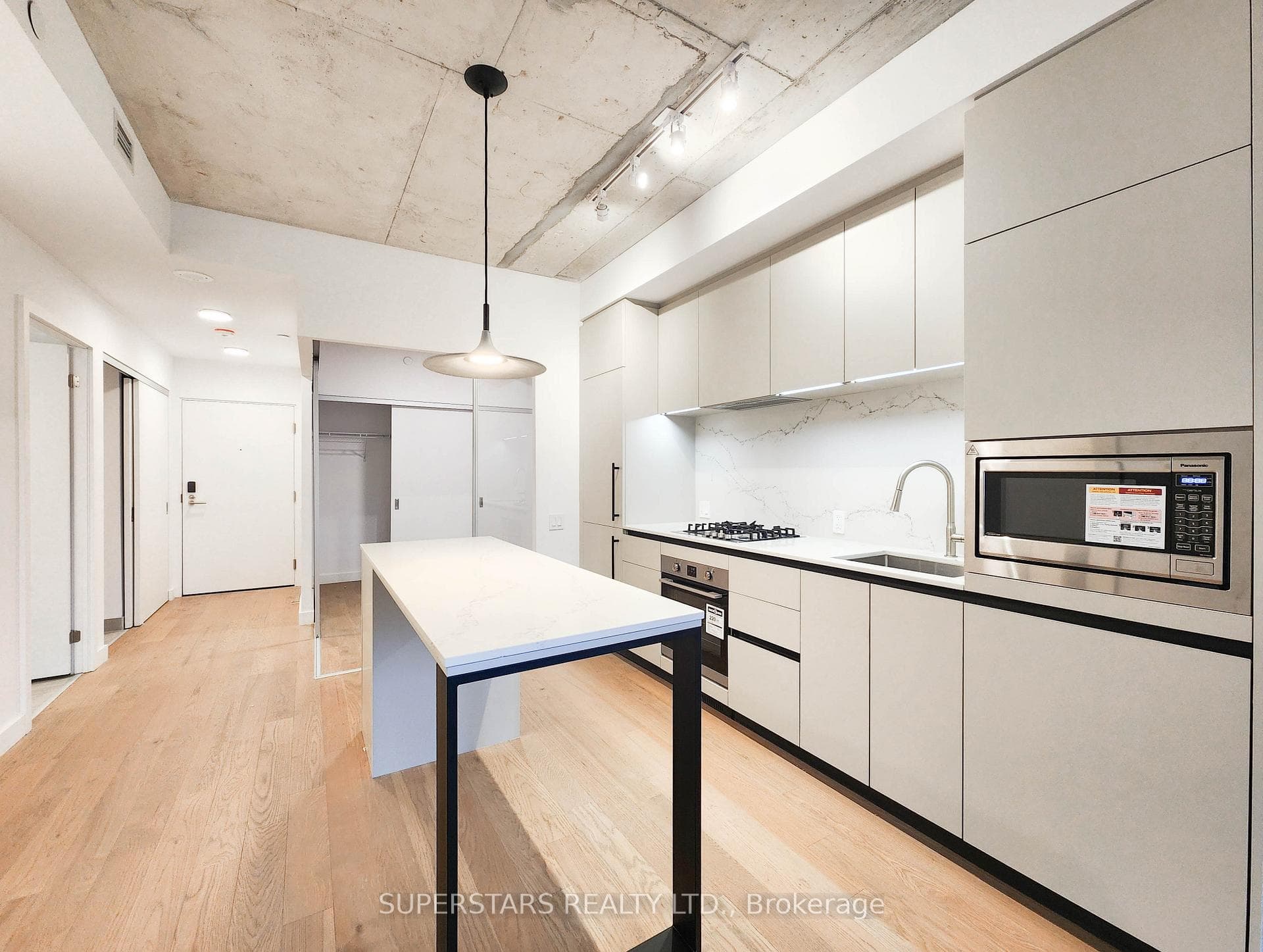 1720 Bayview Avenue Unit 203 photo 2