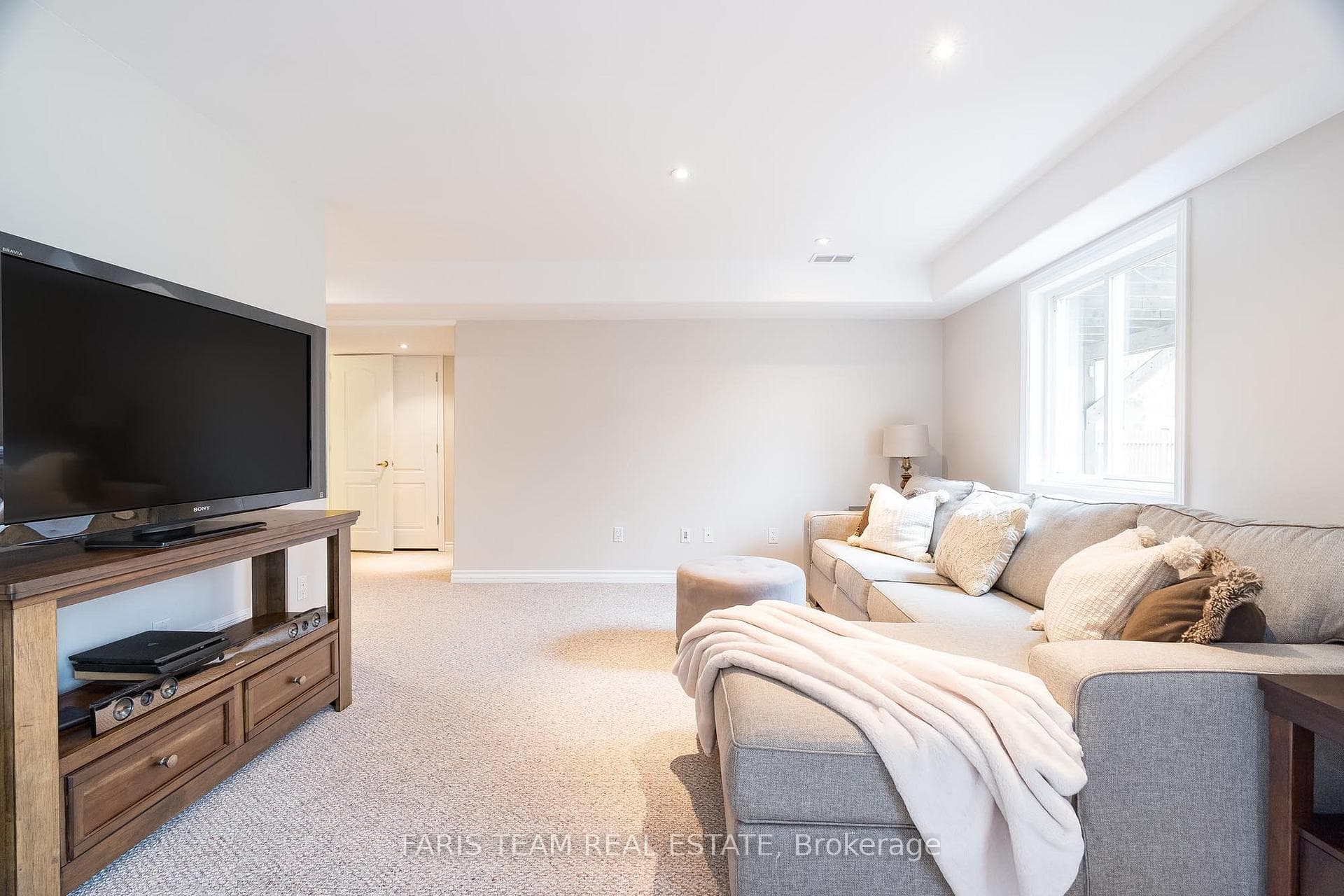 772 Pitt Street photo 19