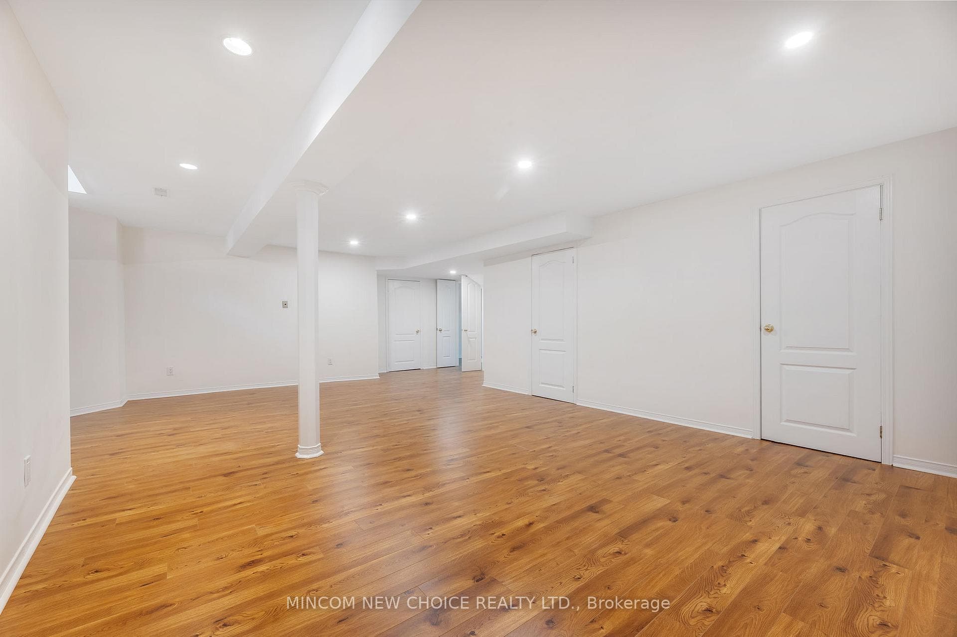 328 Mapleview Court photo 25
