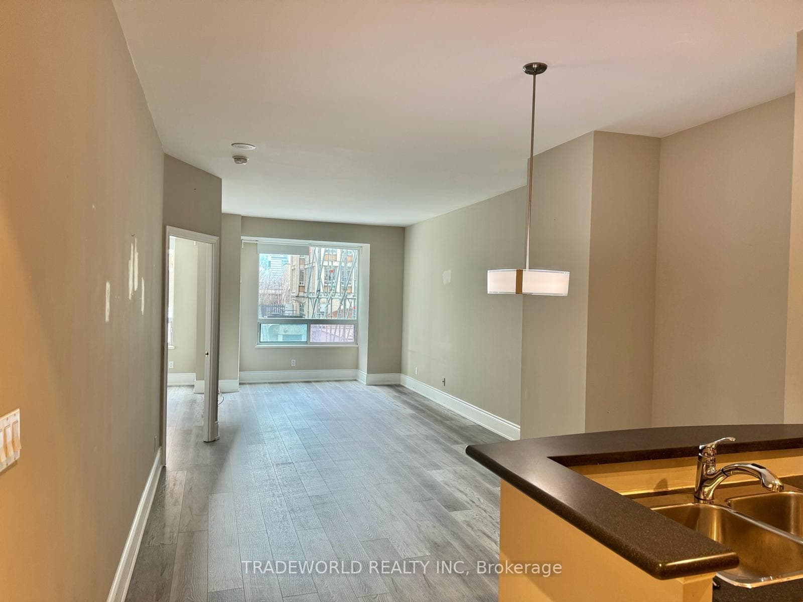 102 Bloor Street Unit 311 photo 3